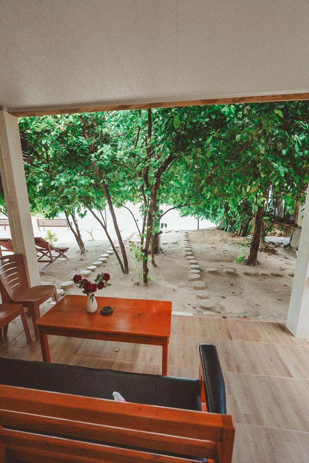 Yohana Cottage Tual Exterior photo